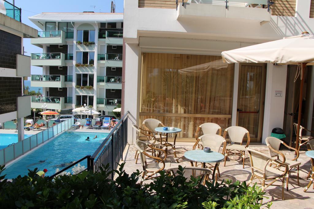 Sporting Hotel Gabicce Mare Esterno foto