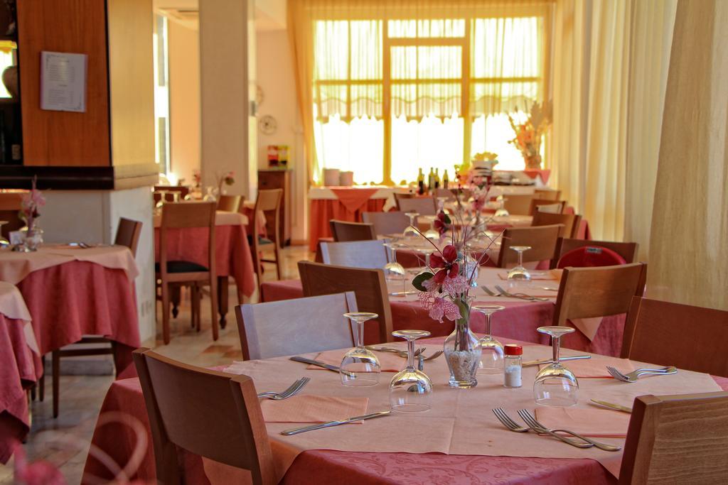 Sporting Hotel Gabicce Mare Esterno foto